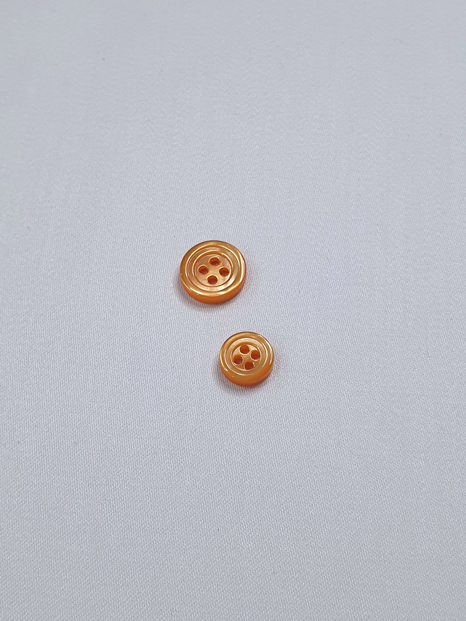SP02/OR HUBERROSS Apricot Colored Trocus Shell Buttons