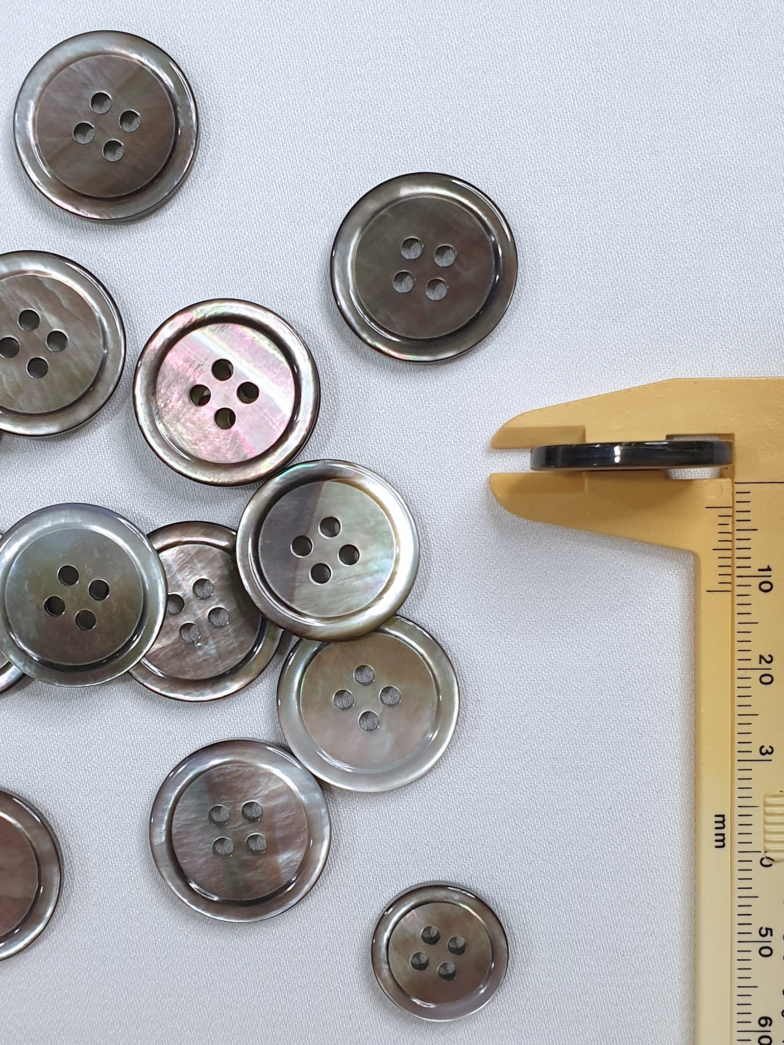 SP17 HUBERROSS Trocus Shell Buttons for Suit Jackets