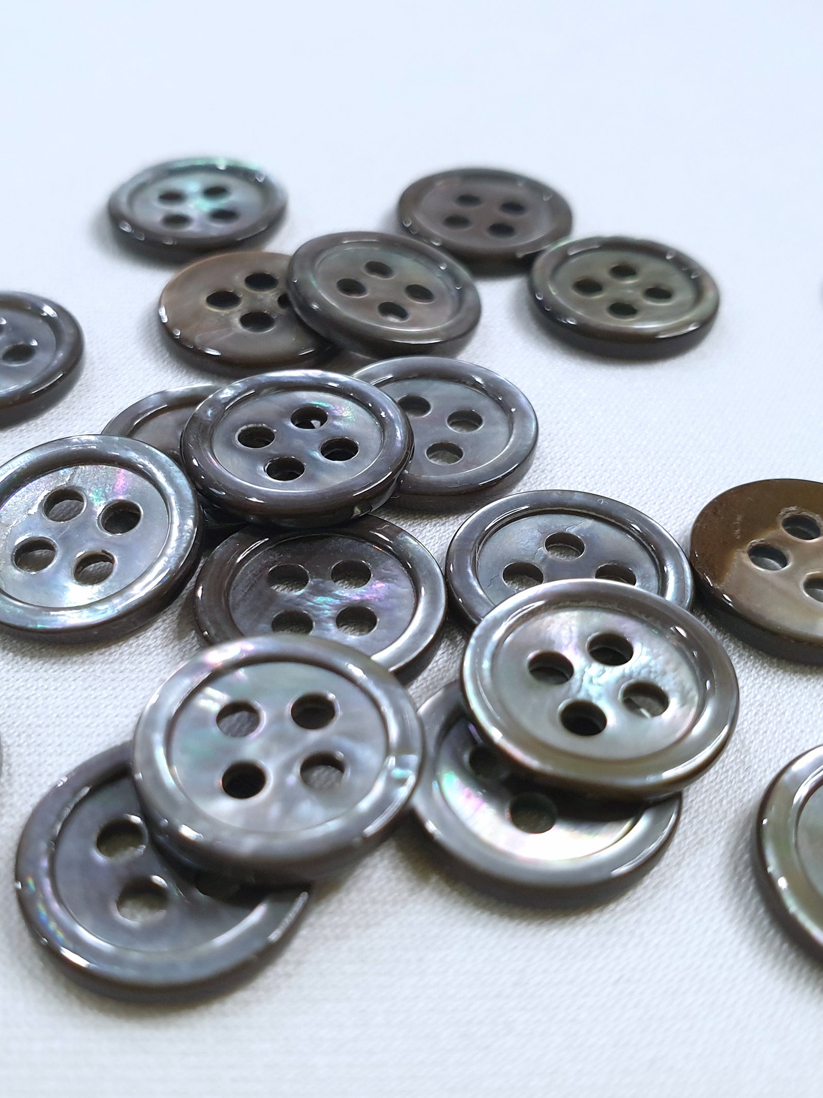 SP17 Arsenic Grey HUBERROSS Trocus Shell Buttons for Shirtings