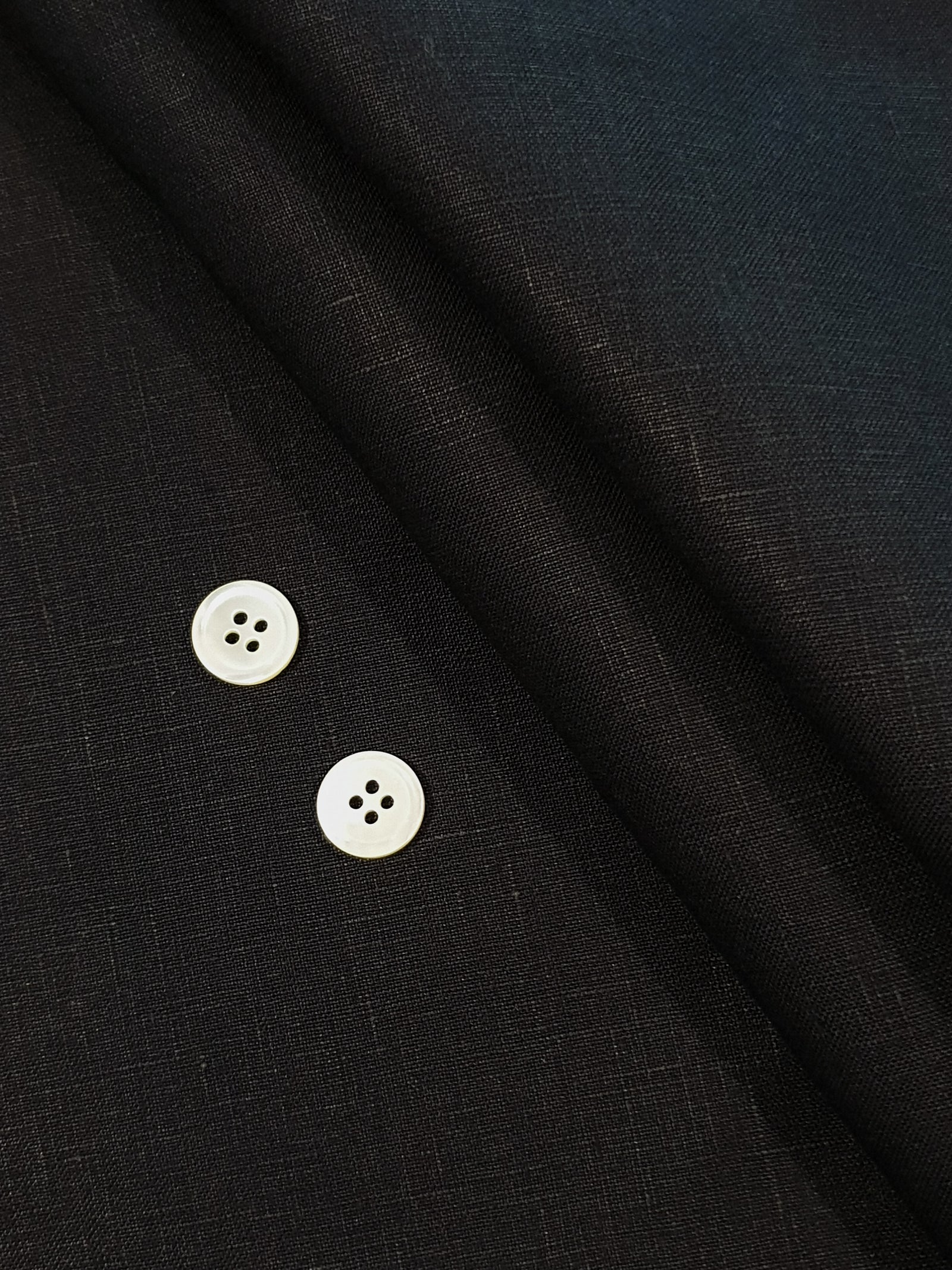 950.057 Black Linen Suiting Fabrics