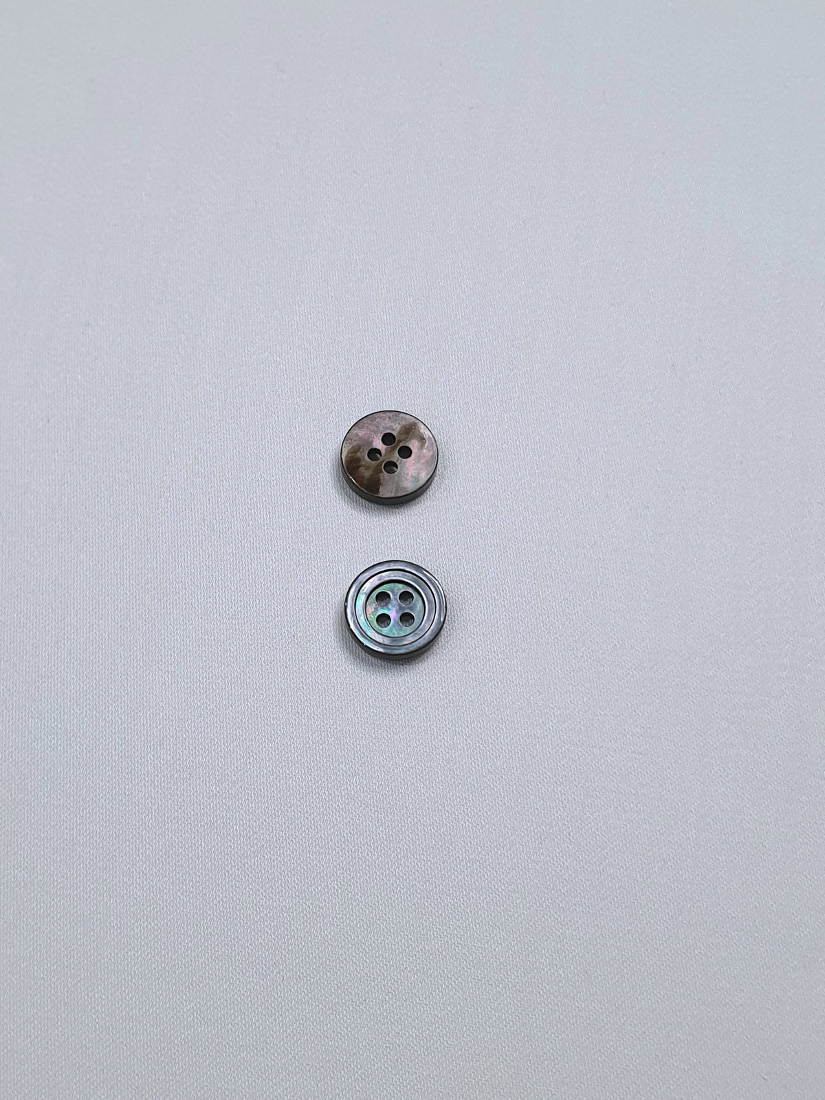 SP02/G HUBERROSS Arsenic Grey Colored Trocus Shell Buttons