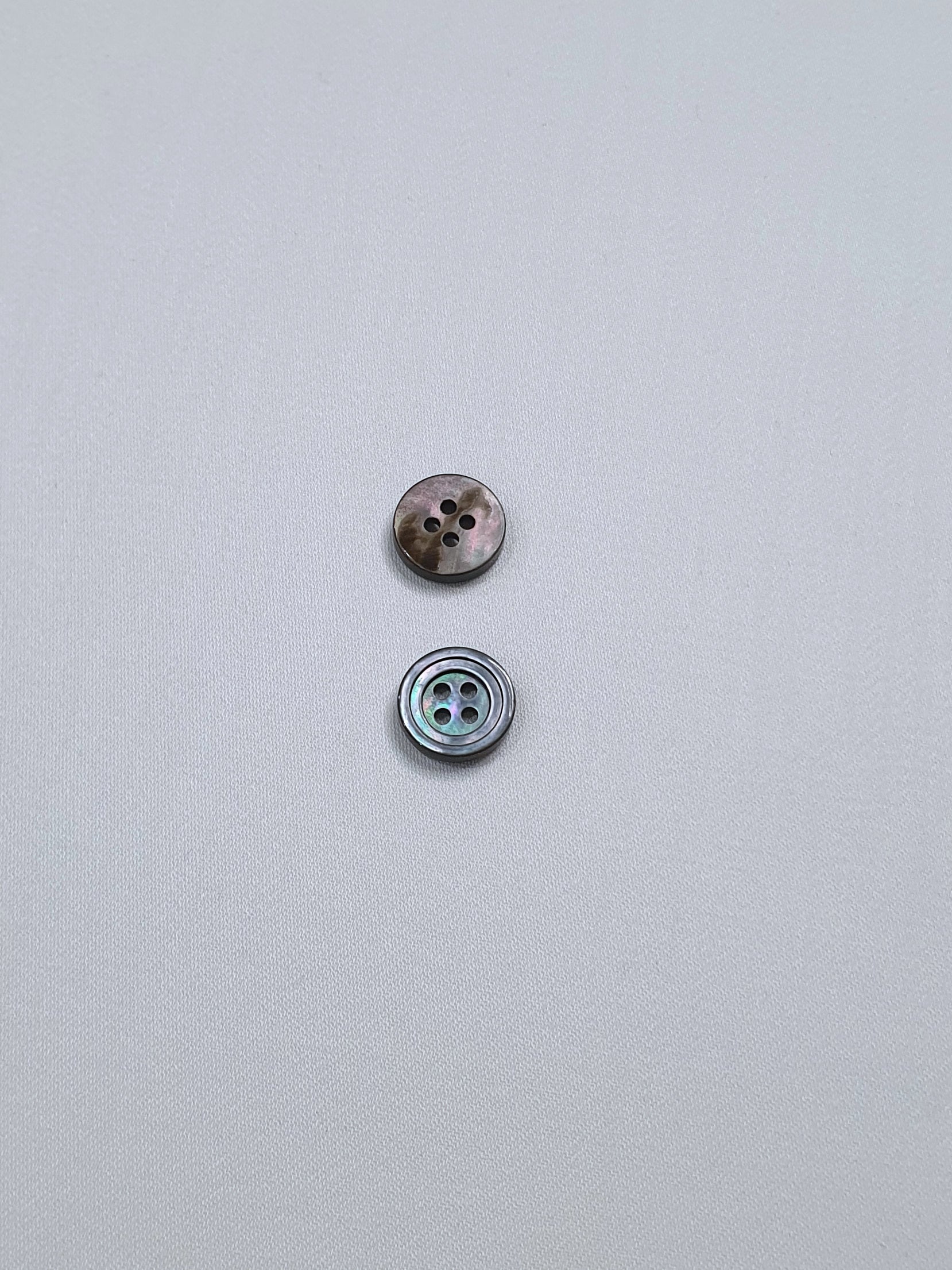 SP02/G HUBERROSS Arsenic Grey Colored Trocus Shell Buttons