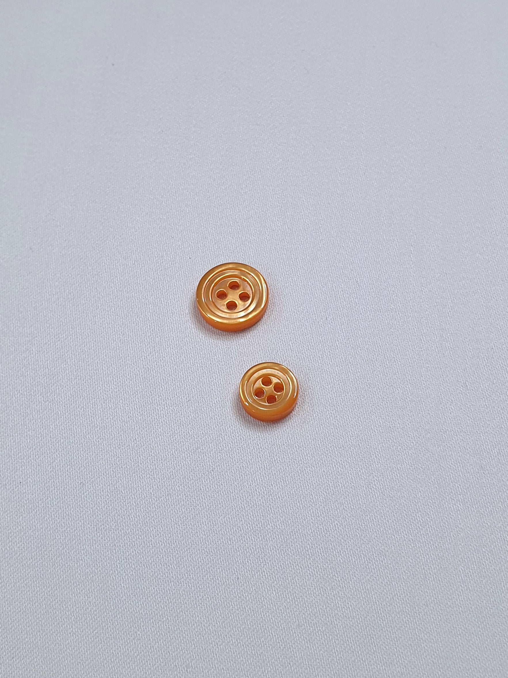 SP02/OR HUBERROSS Apricot Colored Trocus Shell Buttons