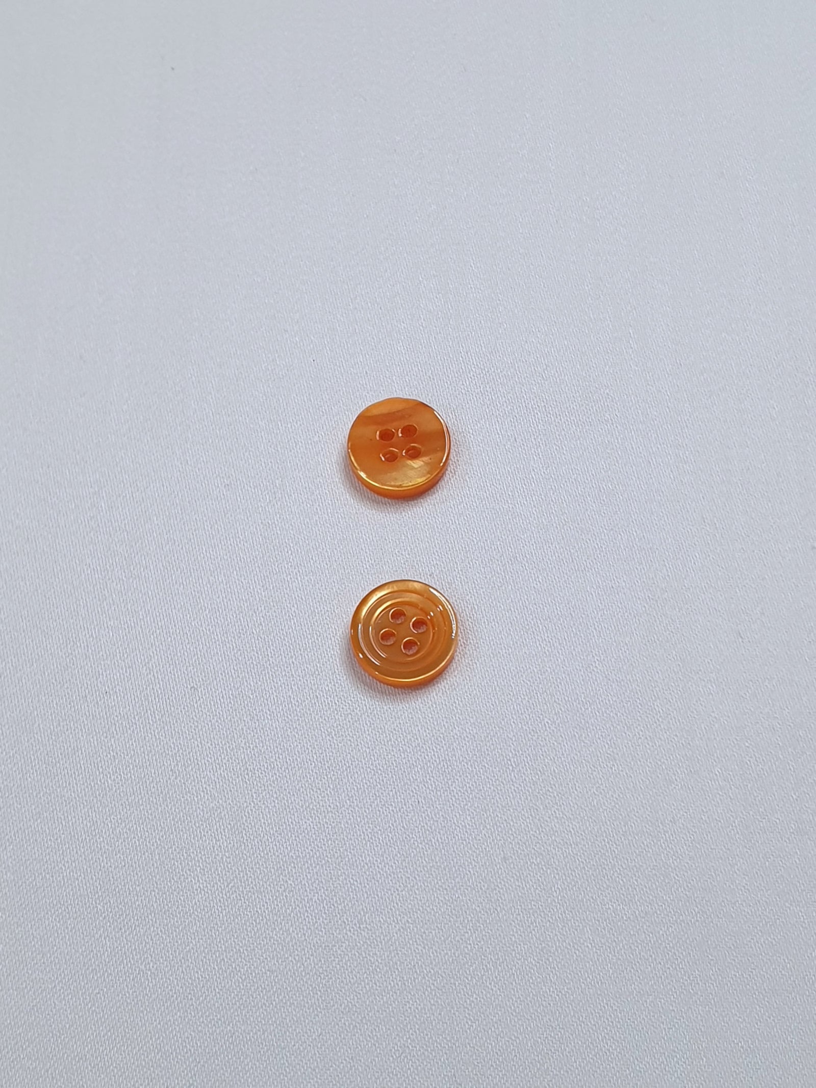 SP02/OR HUBERROSS Apricot Colored Trocus Shell Buttons