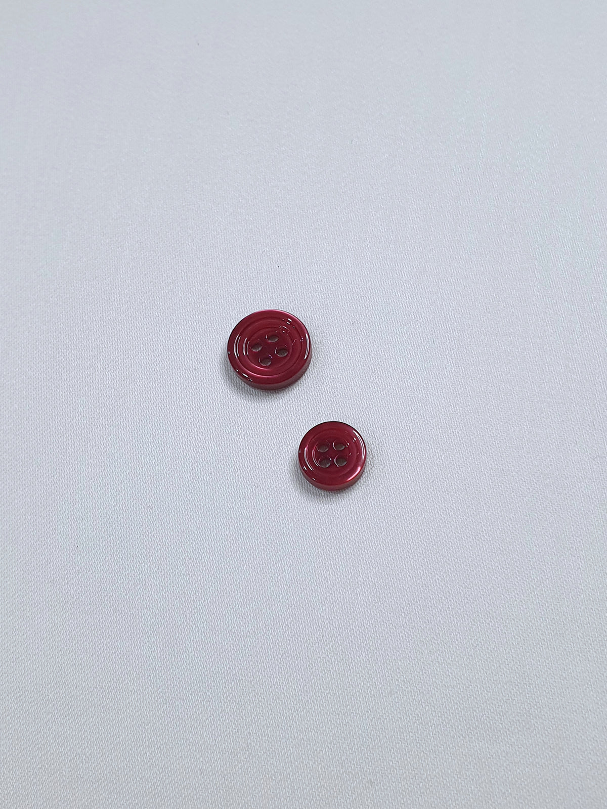 SP02/WI HUBERROSS Burgundy Wine Colored Trocus Shell Buttons