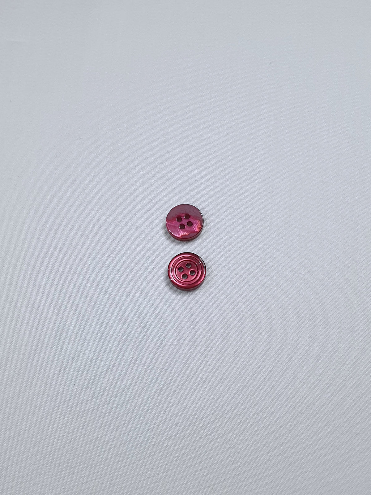 SP02/WI HUBERROSS Burgundy Wine Colored Trocus Shell Buttons