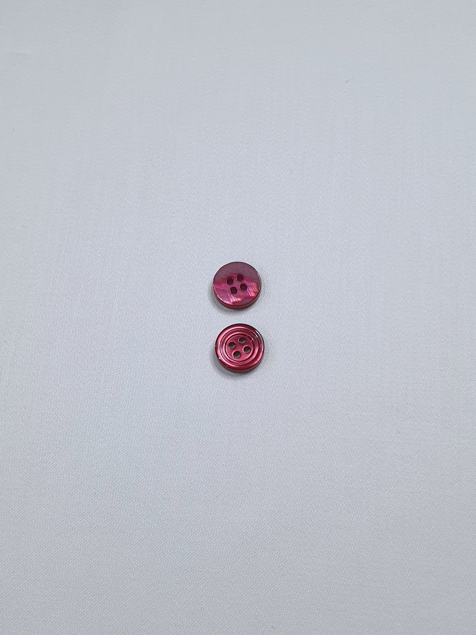 SP02/WI HUBERROSS Burgundy Wine Colored Trocus Shell Buttons