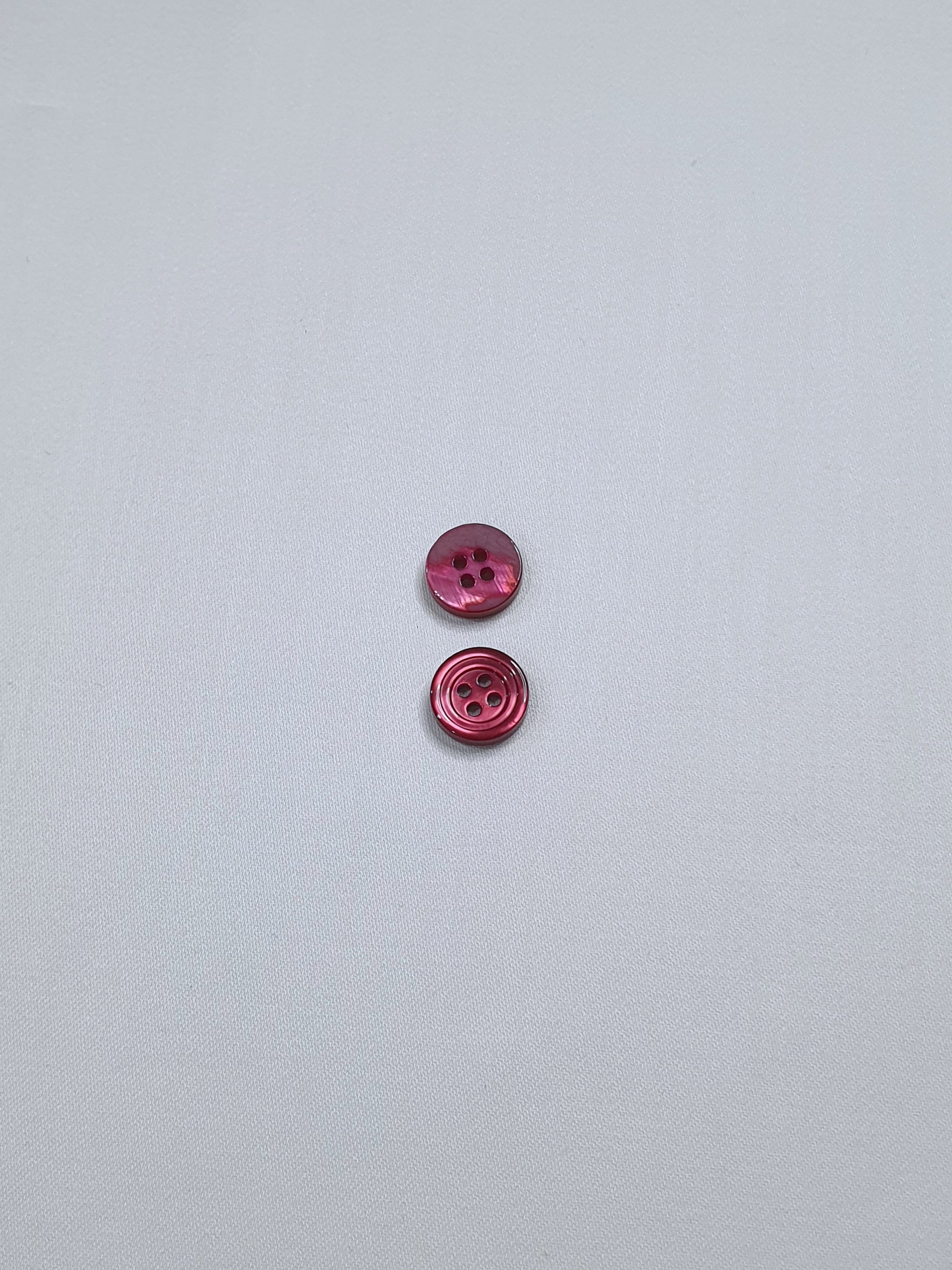 SP02/WI HUBERROSS Burgundy Wine Colored Trocus Shell Buttons