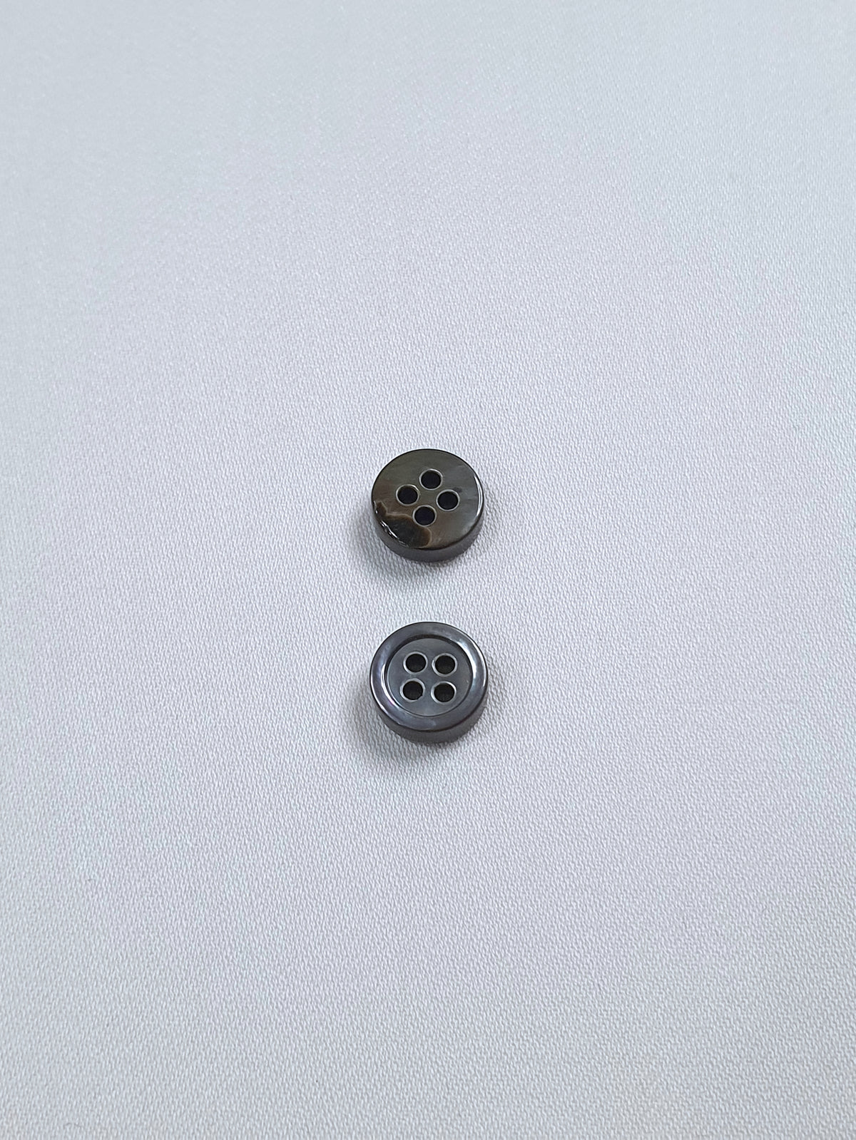 SP03/G14 HUBERROSS Grey Colour 3mm Trocus Shell Buttons