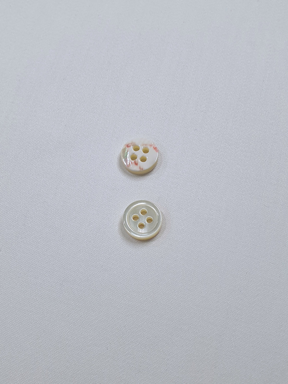 SP03/W18 HUBERROSS 3mm Trocus Shell Buttons