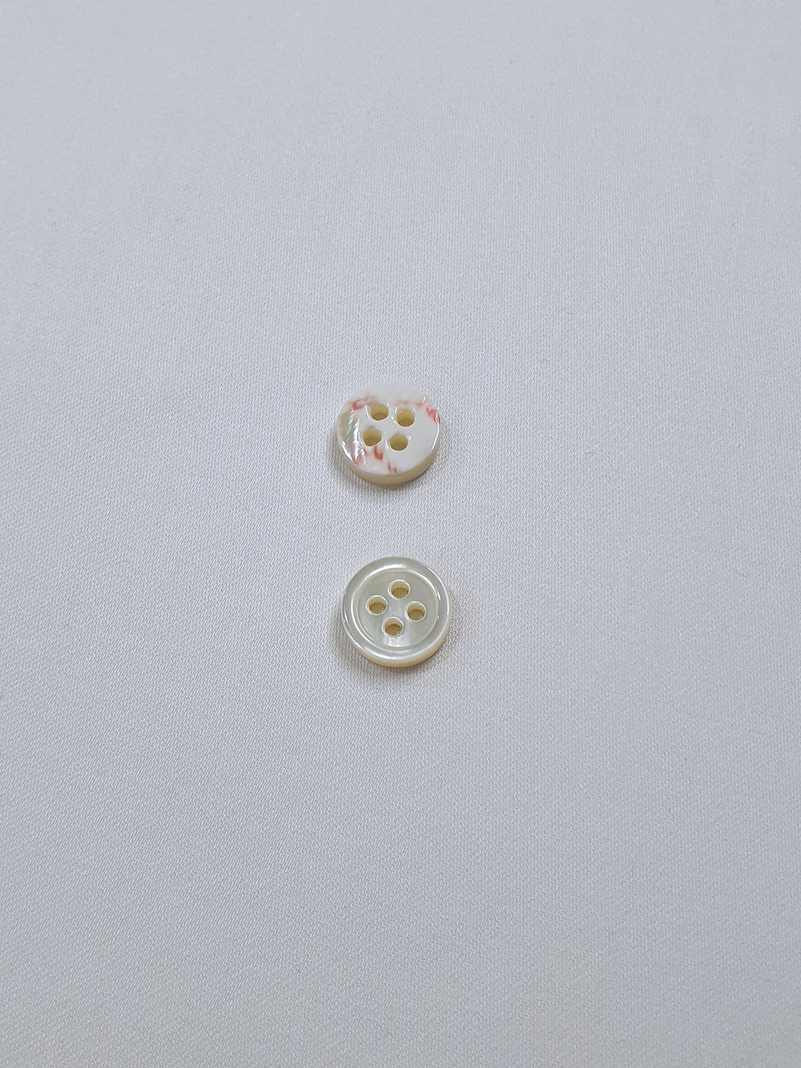 SP03/W18 HUBERROSS 3mm Trocus Shell Buttons