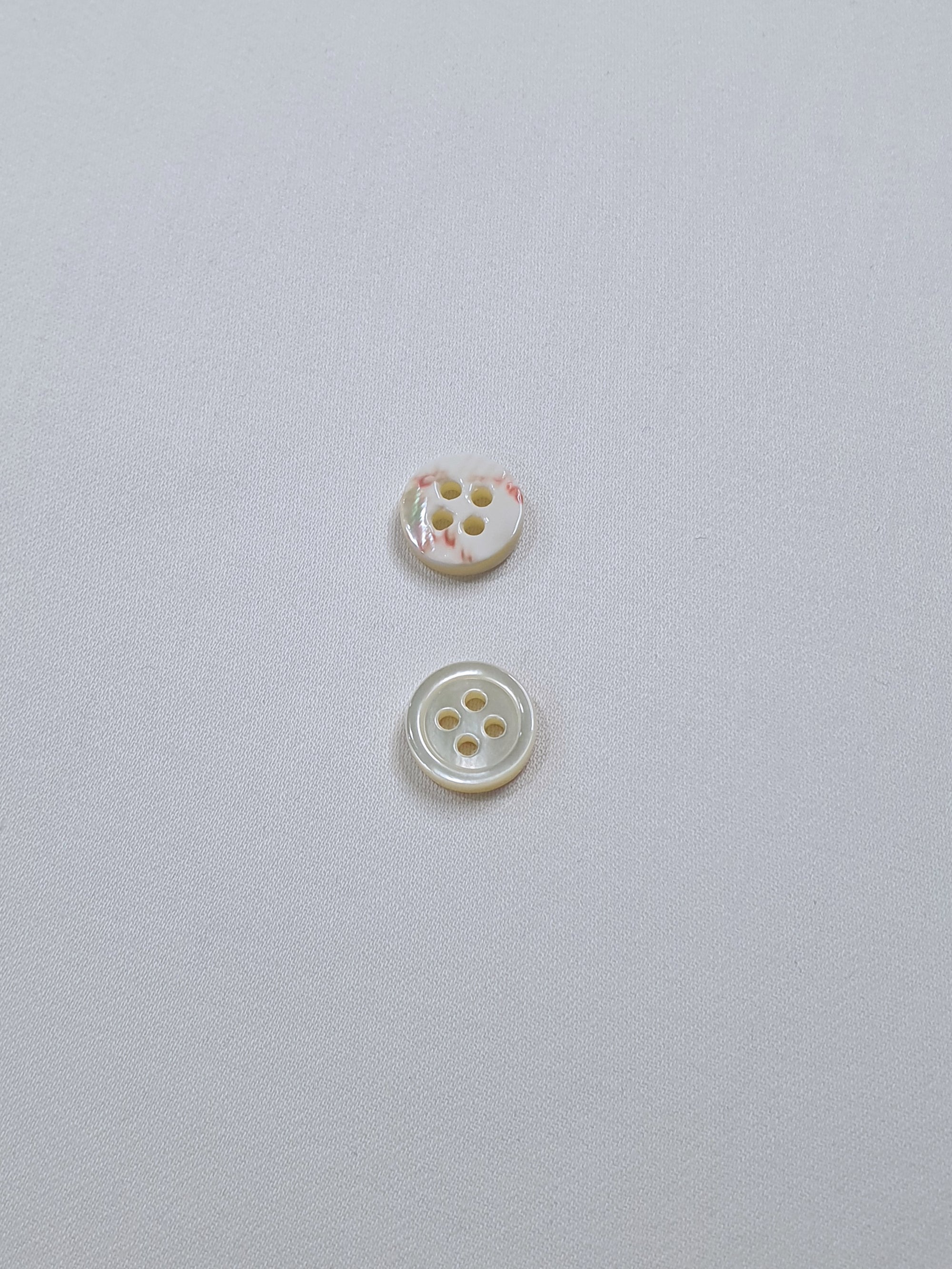 SP03/W18 HUBERROSS 3mm Trocus Shell Buttons