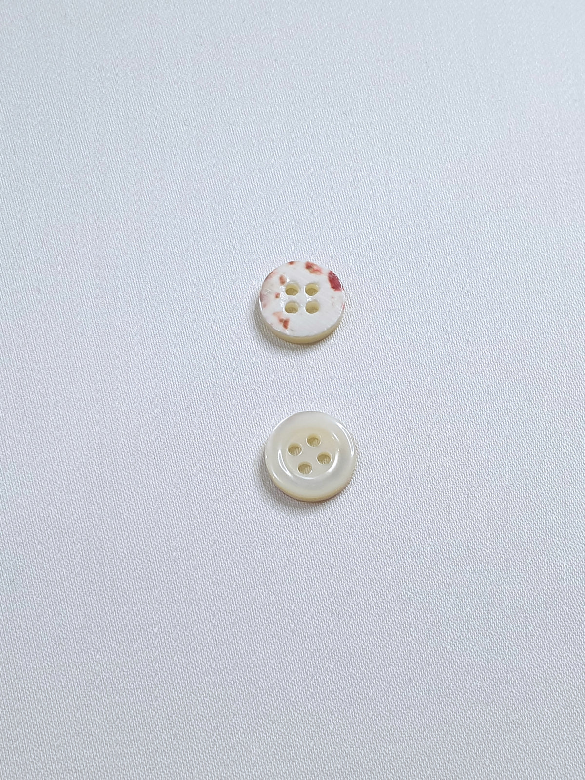 SP05 HUBERROSS Classic Trocus Shell Buttons in White , Grey and Brown