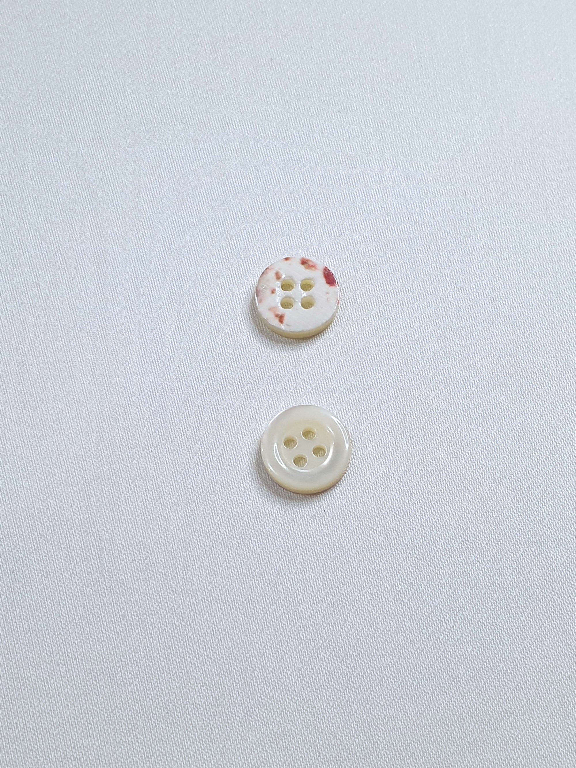 SP05 HUBERROSS Classic Trocus Shell Buttons in White , Grey and Brown