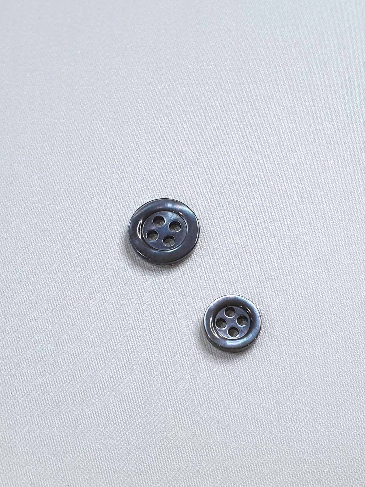 SP05 HUBERROSS Classic Trocus Shell Buttons in White , Grey and Brown