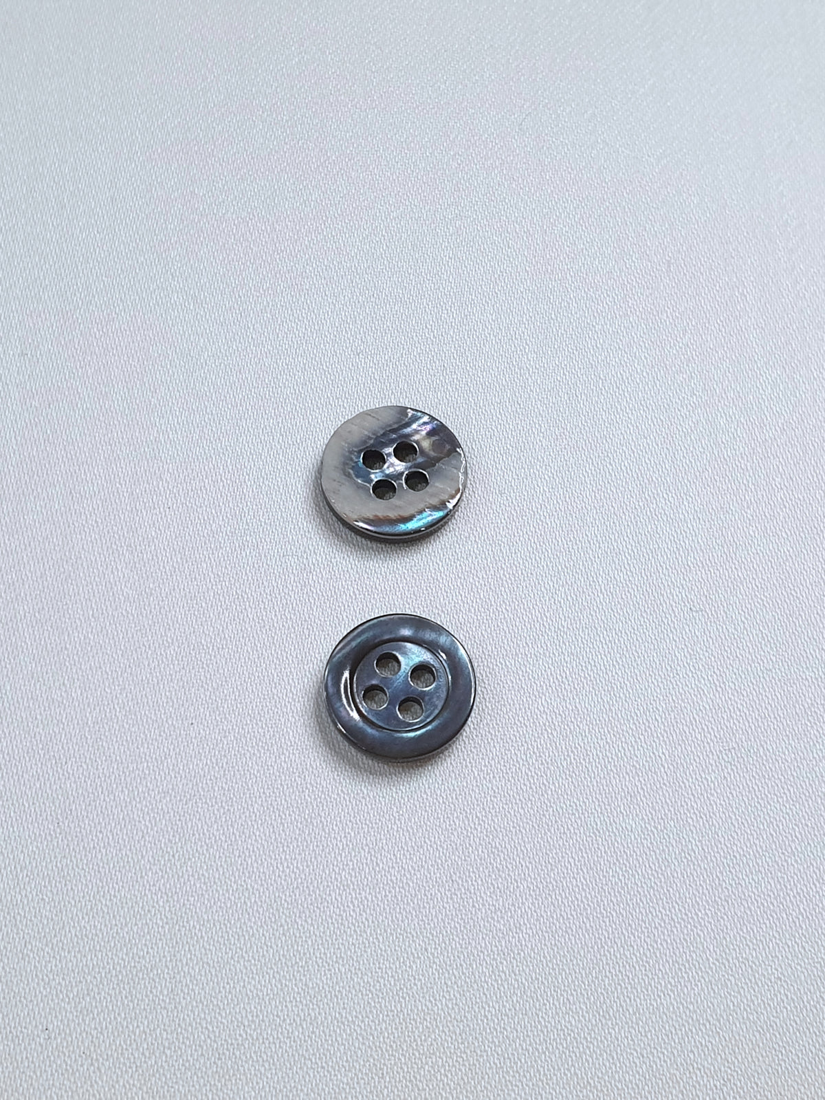 SP05 HUBERROSS Classic Trocus Shell Buttons in White , Grey and Brown