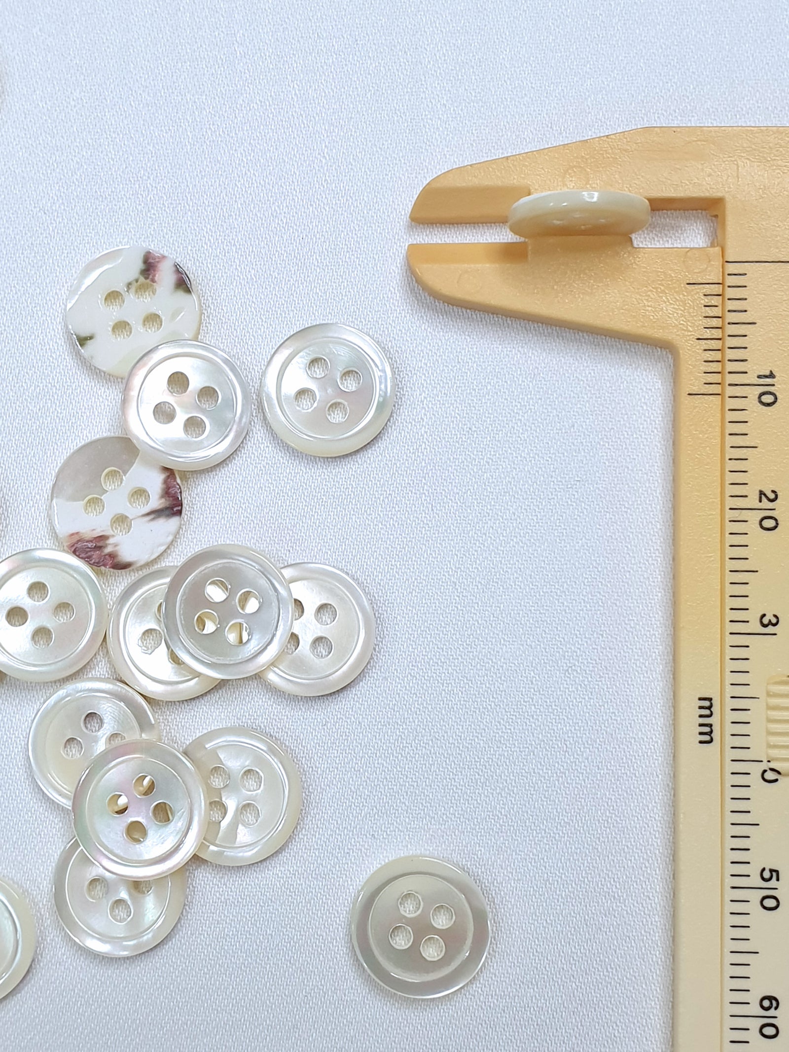 SP17 Arsenic Grey HUBERROSS Trocus Shell Buttons for Shirtings
