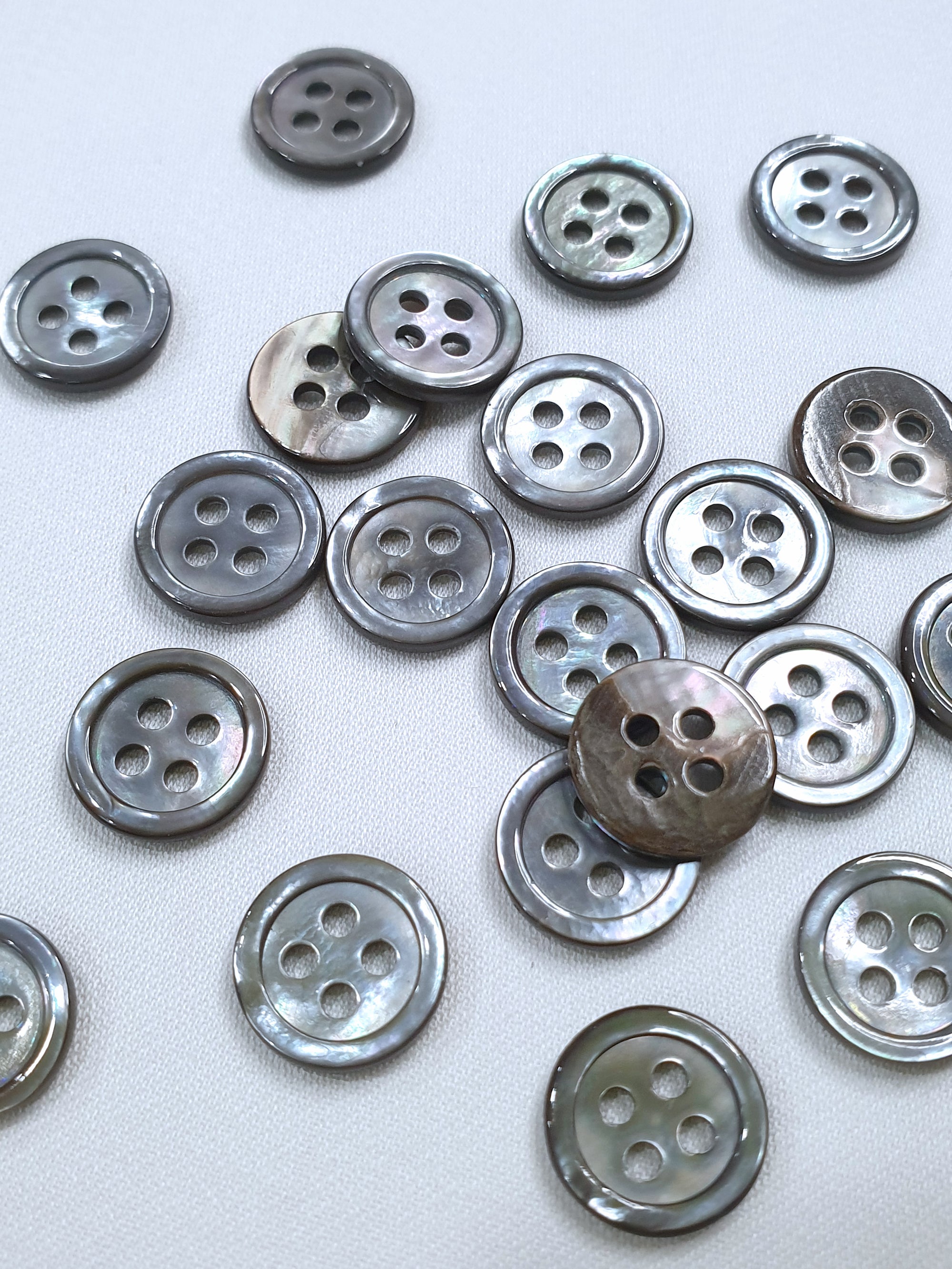 SP17 Arsenic Grey HUBERROSS Trocus Shell Buttons for Shirtings