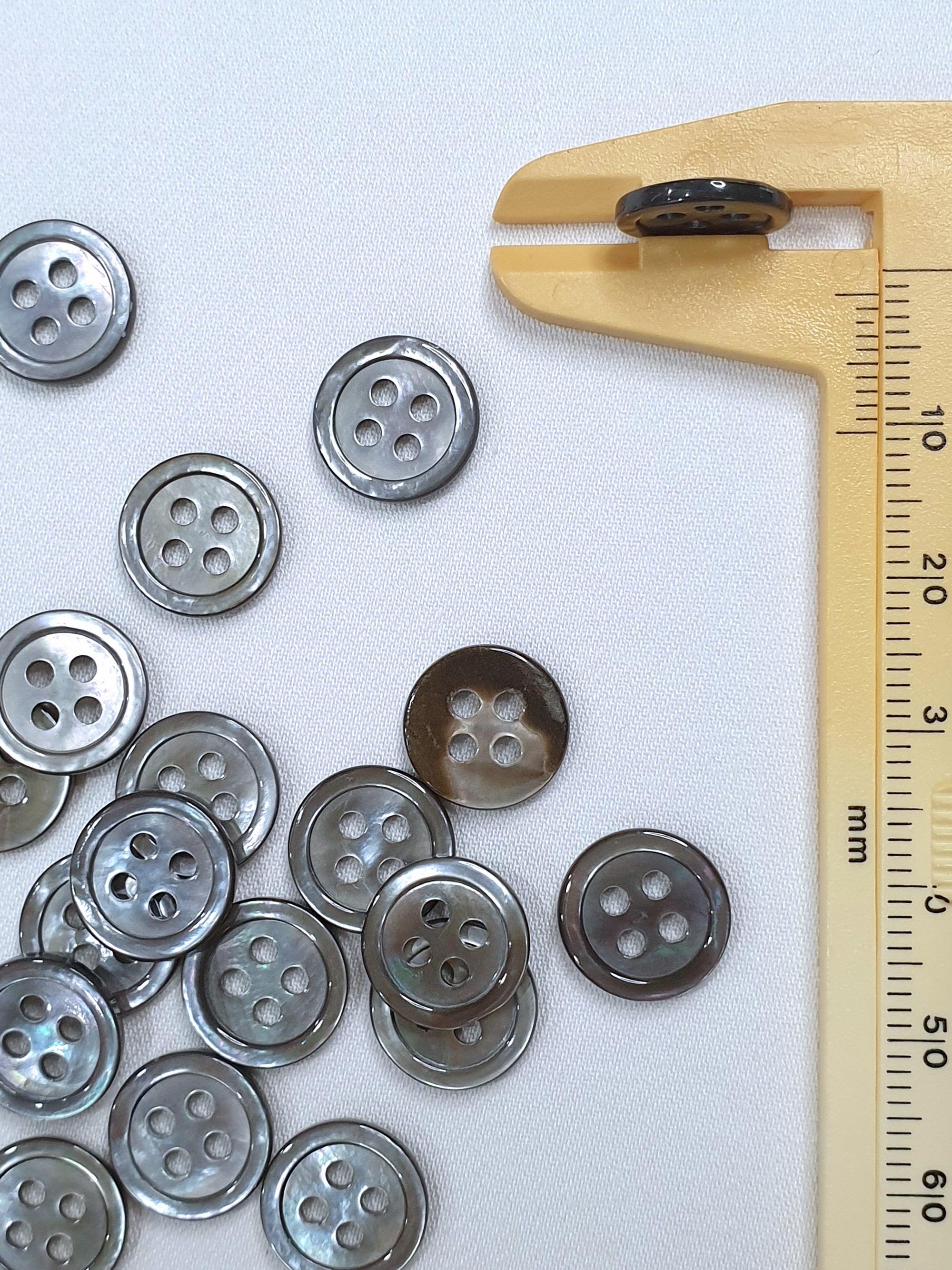 SP17 Arsenic Grey HUBERROSS Trocus Shell Buttons for Shirtings