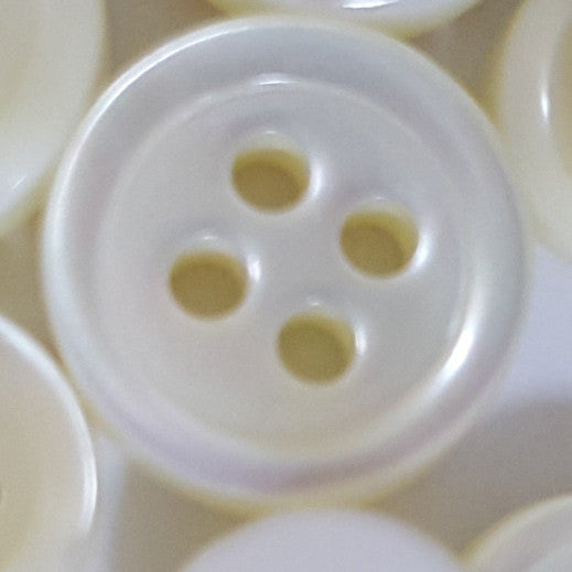 SP06/W18 HUBERROSS White Colour 4mm Trocus Shell Buttons