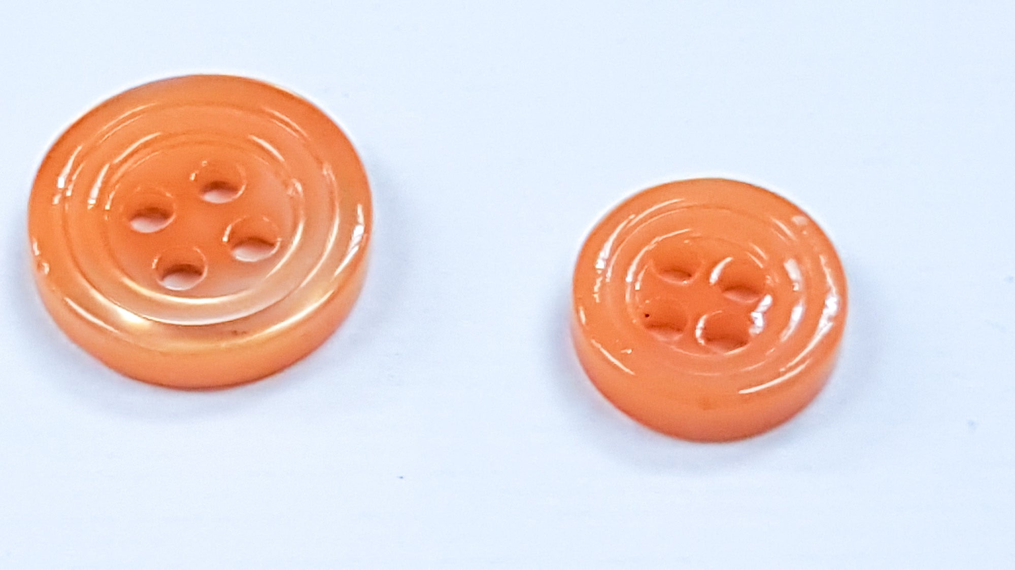 SP02/OR HUBERROSS Apricot Colored Trocus Shell Buttons