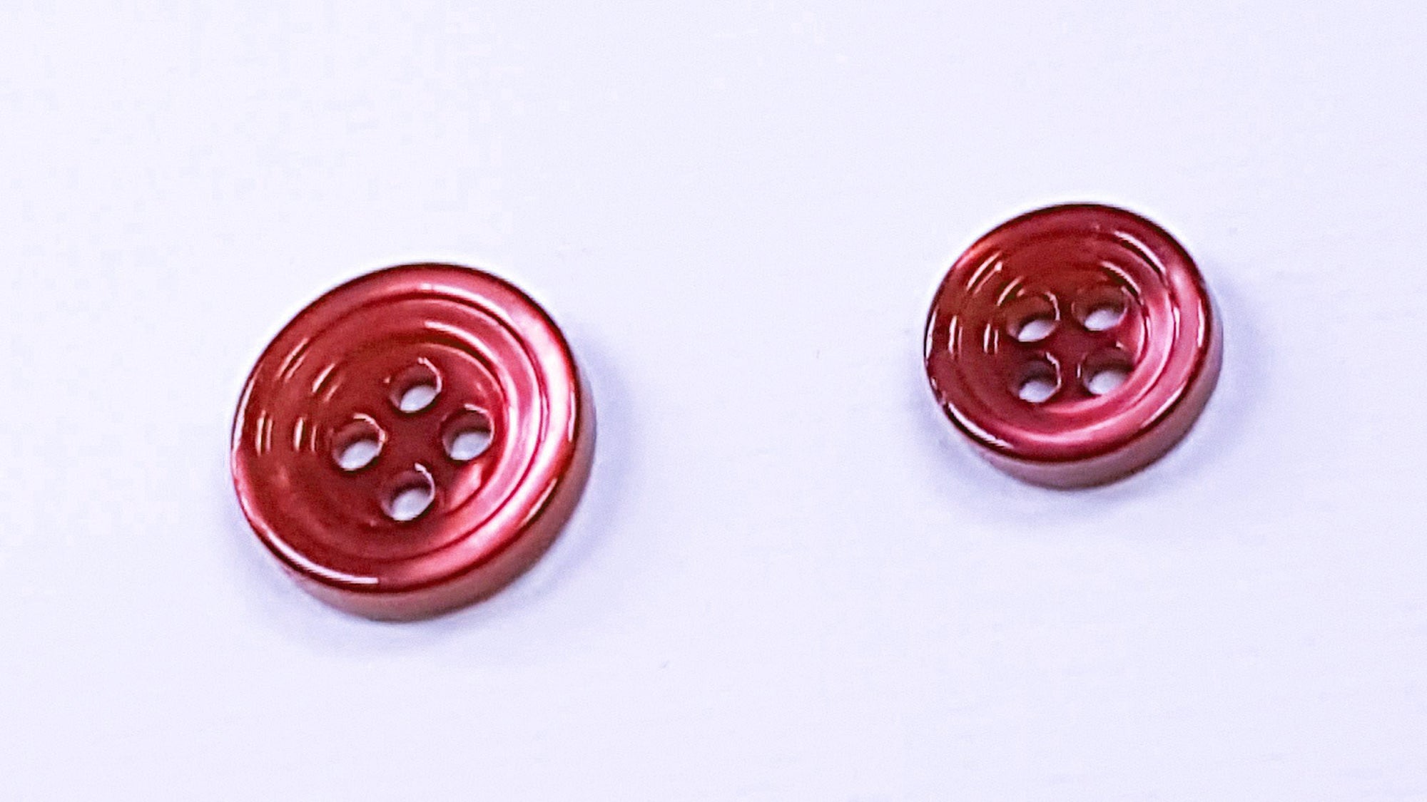 SP02/WI HUBERROSS Burgundy Wine Colored Trocus Shell Buttons