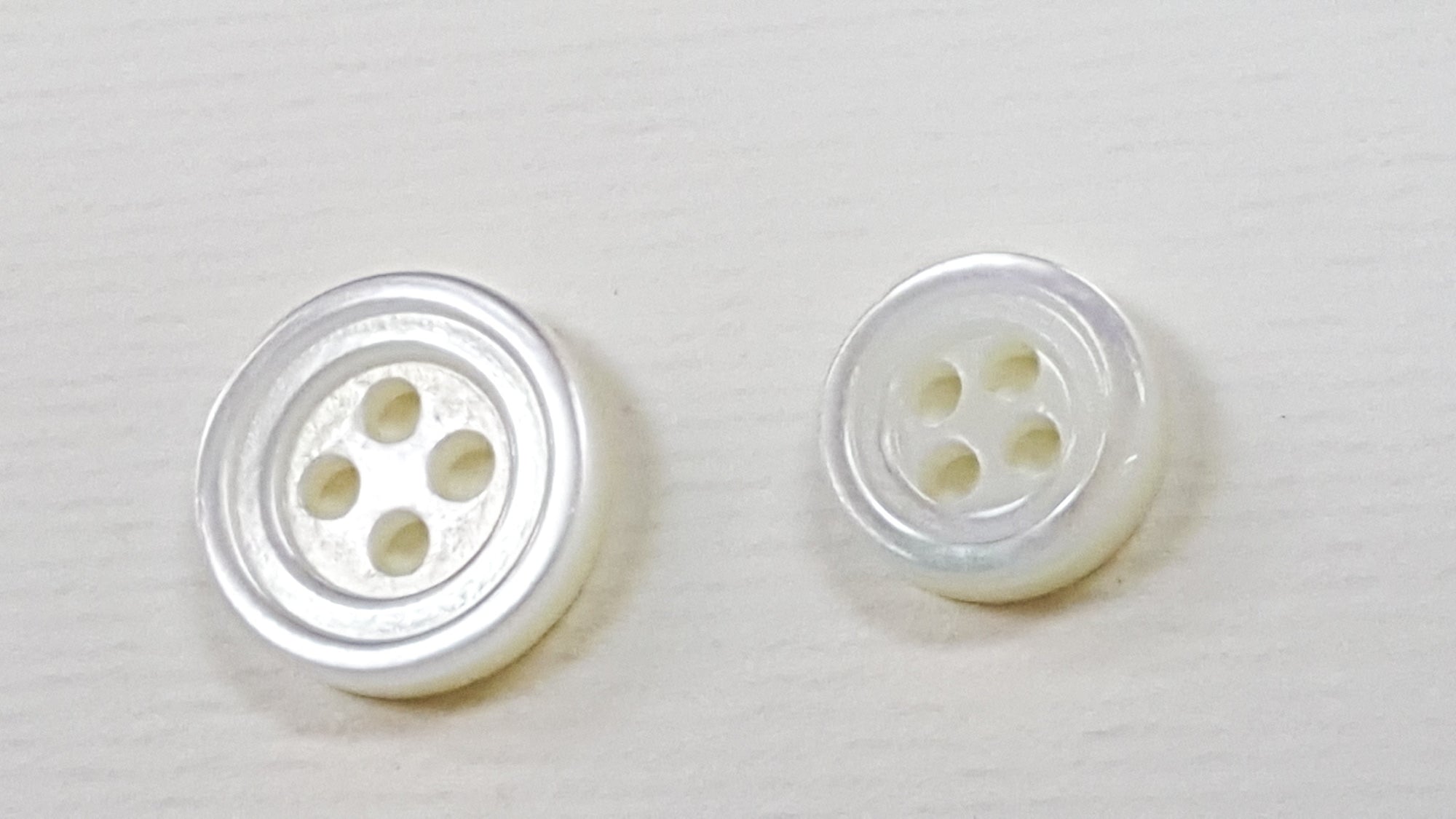 SP02/W HUBERROSS White Colored Trocus Shell Buttons