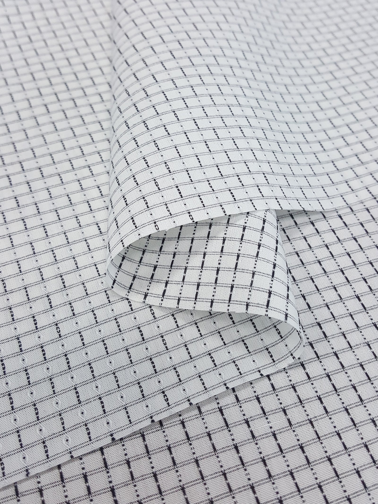 702.204