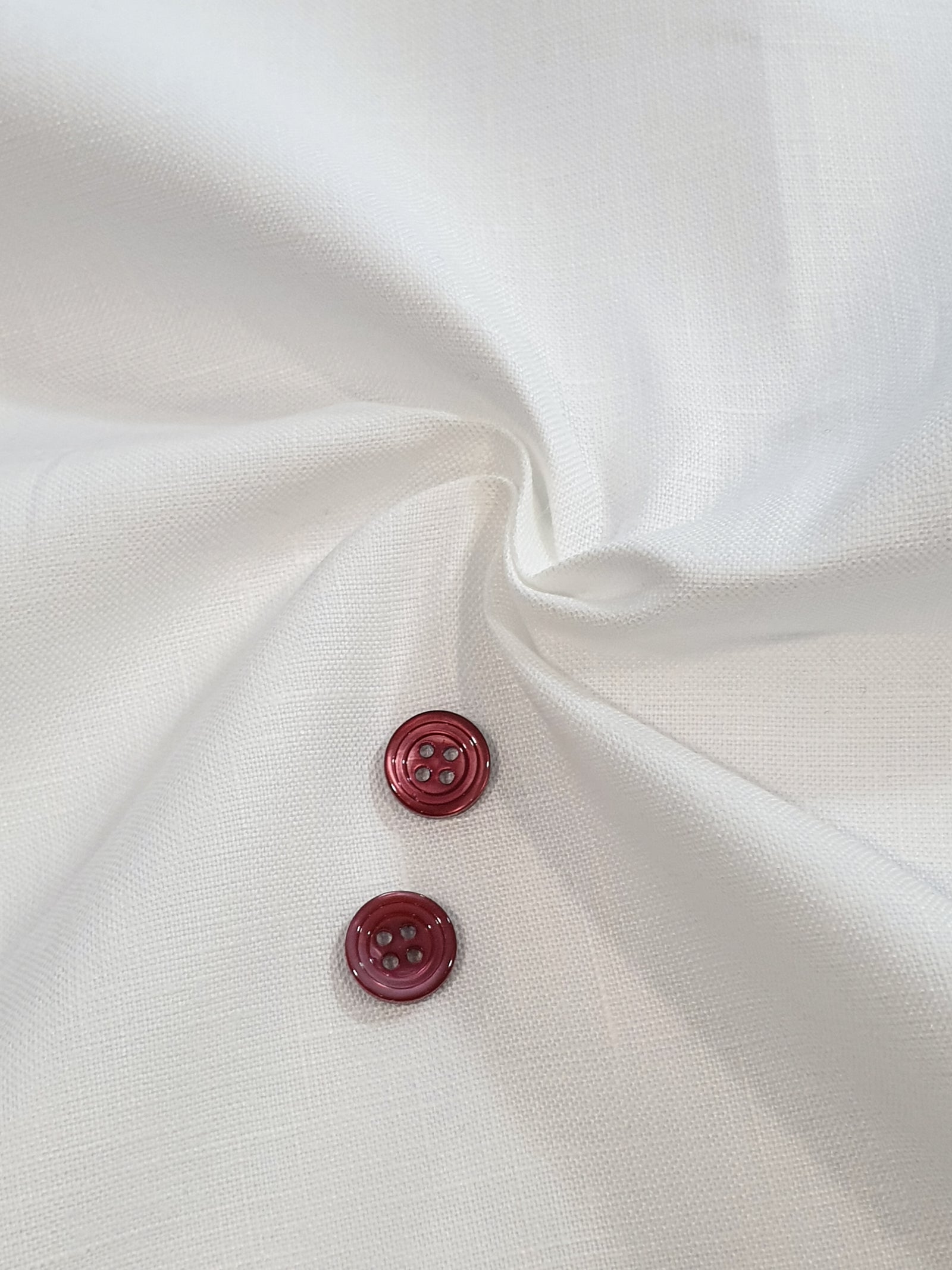 950.050 Off White Irish Linen Suiting Fabrics