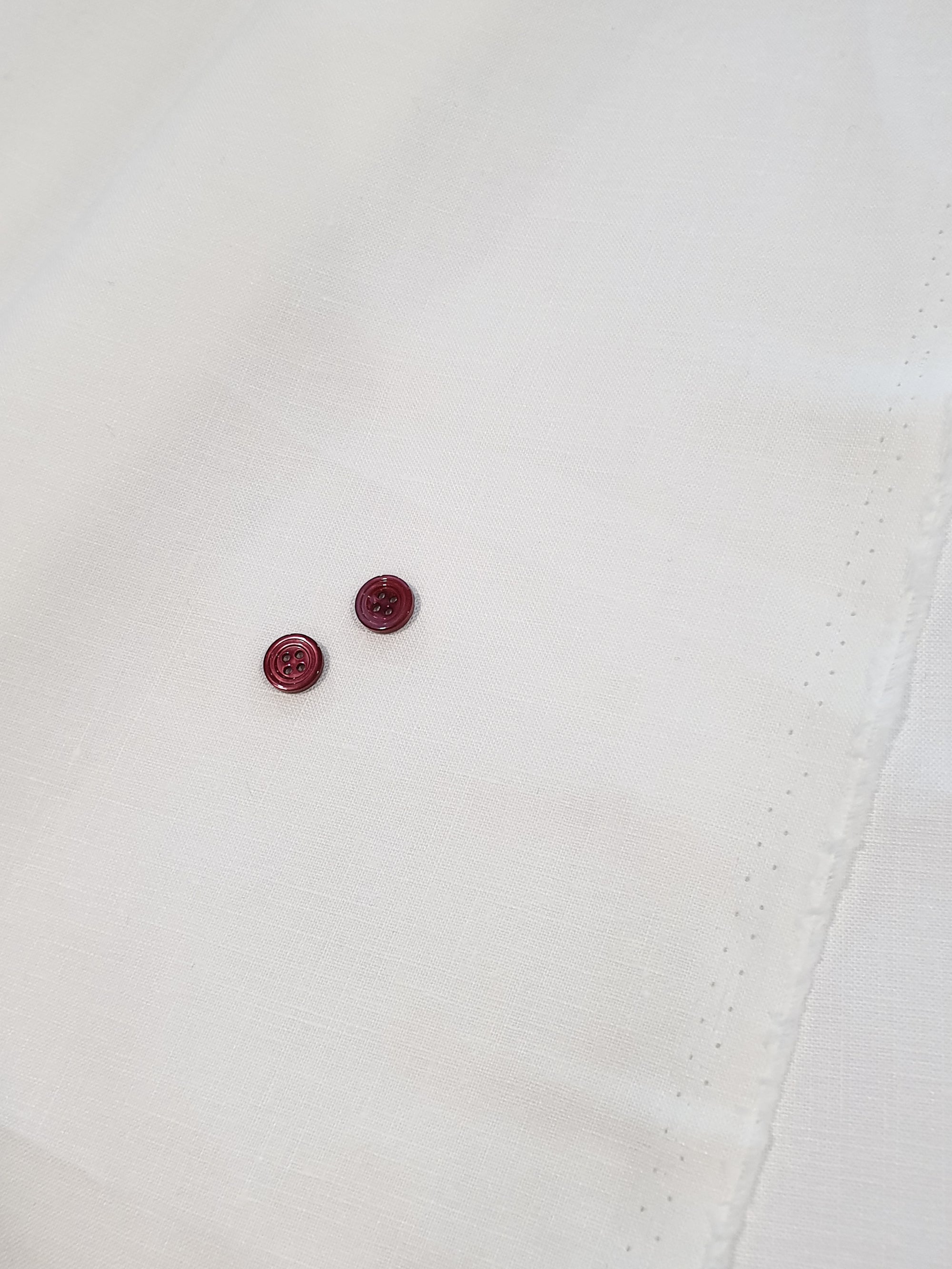 950.050 Off White Irish Linen Suiting Fabrics