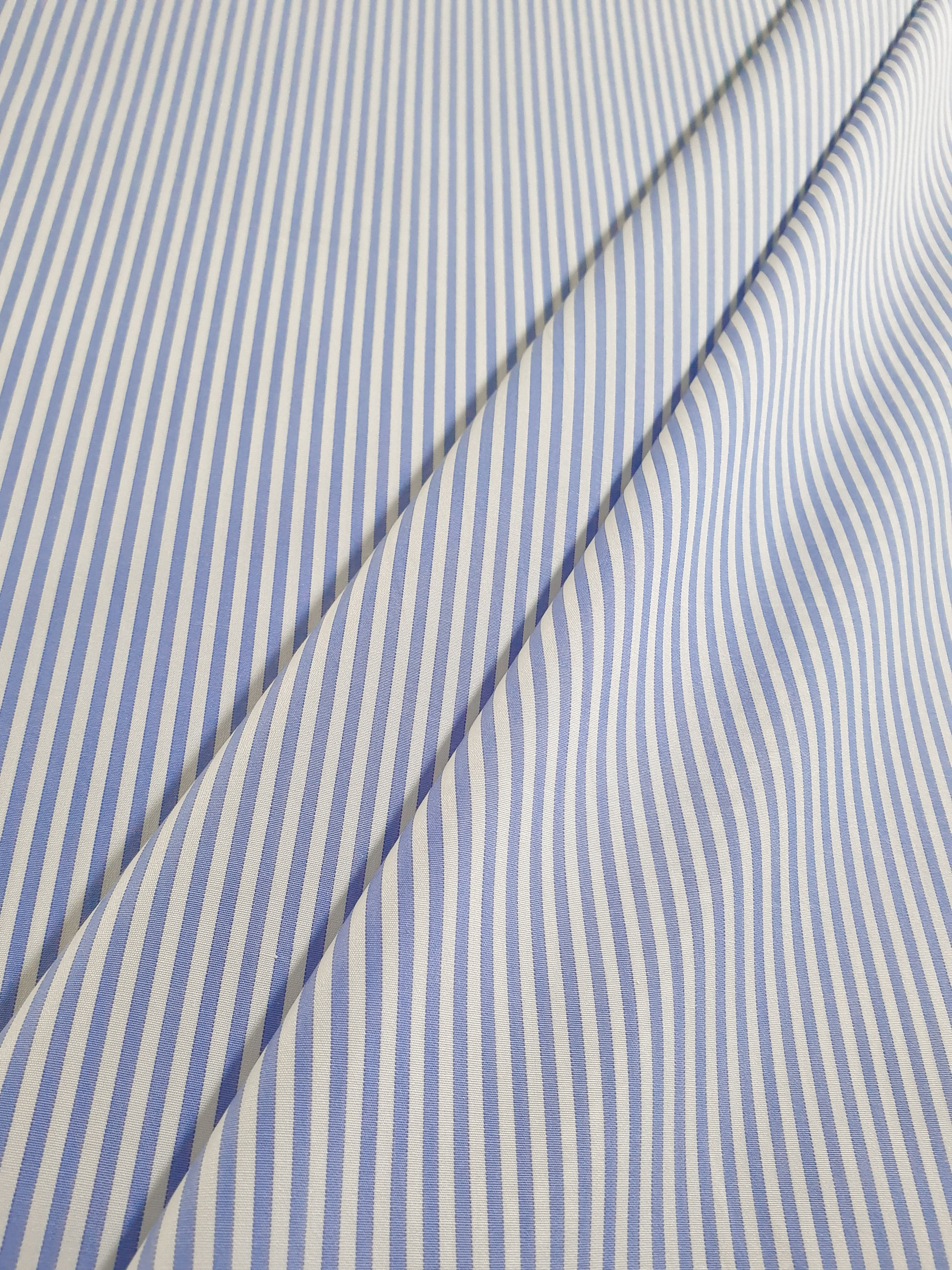 959.239 White with Mid Blue 2mm Stripes