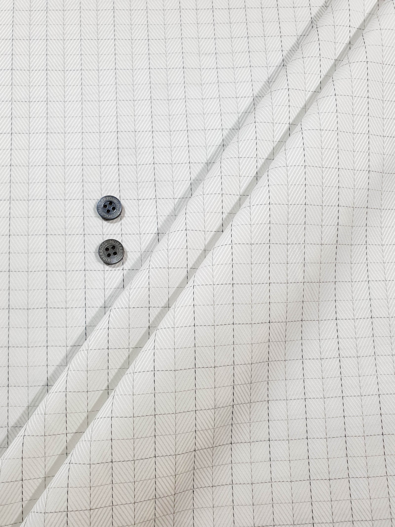 959.302 Ivory White with Wine Blue Checks