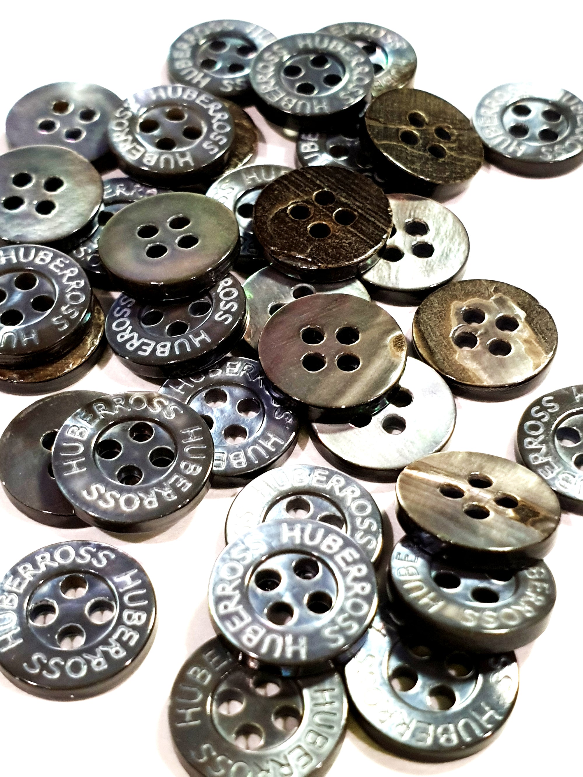 SH01 HUBERROSS Engraved Trocus Shell Buttons